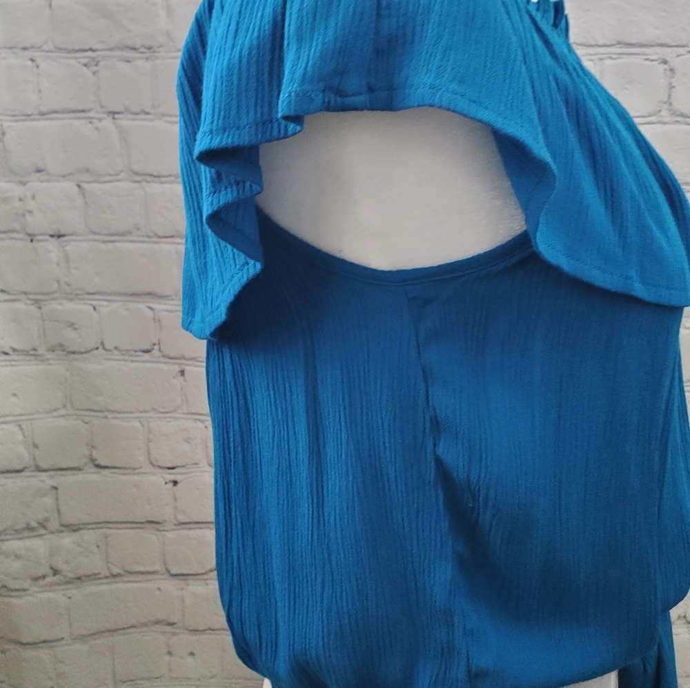 NWT Express Ruffle Off Shoulder Top - Picture 3 of 5